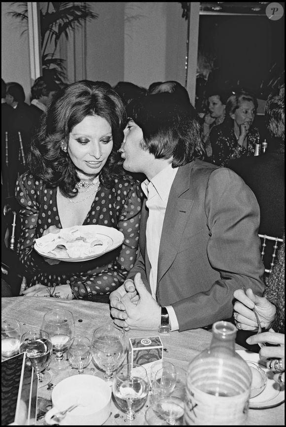 ARCHIVES – Sophia Loren et Serge Lama lors d’une soirée à Paris en 1979

© RINDOFF-PATERSON / BESTIMAGE