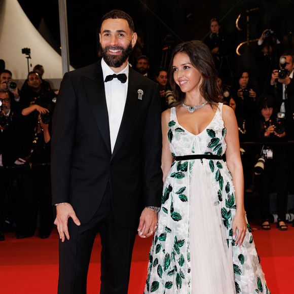Karim Benzema et sa compagne Lyna Khoudri à la descente des marches du film « 13 jours 13 nuits » lors du 78ème Festival International du Film de Cannes. Le 23 mai 2025
© © Jacovides-Moreau / Bestimage / Bestimage