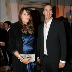 Frédérick Bousquet et Laure Manaudou (enceinte) - Dîner de gala de la mode contre la Sida au Pavillon d'Armenonville, le 28 janvier 2010. © Rachid Bellak/Bestimage
