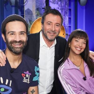 Ycare et Ouidad figurent aussi dans la liste des invités
Exclusif - Ycare, Bernard Montiel, Ouidad - Enregistrement de l'émission "L'Invitation", présentée par B.Montiel et diffusée le 22 décembre sur Olympia TV
© Jack Tribeca / Bestimage