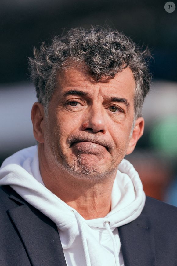 L'animateur de télévision et agent immobilier français Stéphane Plaza, accusé d'actes de violence à l'encontre de deux anciennes compagnes, sort après le verdict de son procès au tribunal correctionnel de Paris, à Paris, France, le 18 février 2025. Photo by Alexis Jumeau/ABACAPRESS.COM