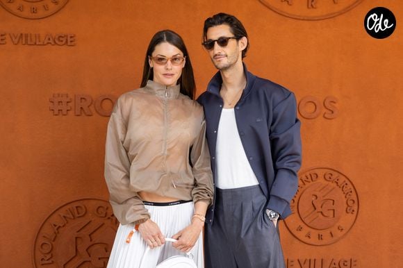 Pour leur "premier rendez-vous sérieux", il avait choisi de l'emmener à La Closerie des Lilas, célèbre adresse parisienne.

Pierre Niney et Natasha Andrews lors des Internationaux de France de Tennis de Roland Garros 2026, à Paris, France, le 7 juin 2026. © Jacovides / Moreau / Bestimage