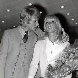 Archives - Johnny Hallyday et Sylvie Vartan à leur arrivée à l'aéroport de Orly, après leur tournée sud-américaine. Le 25 mars 1968
© Keystone Press Agency / Zuma Press / Bestimage