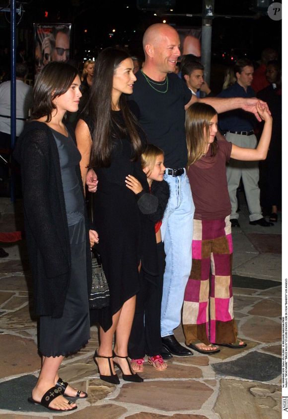Bruce Willis, Demi Moore et leurs enfants à l'avant-première du film "Bandits", à Los Angeles, en 1996.
Photo : Alain Rolland / Maxima Prod / Bestimage