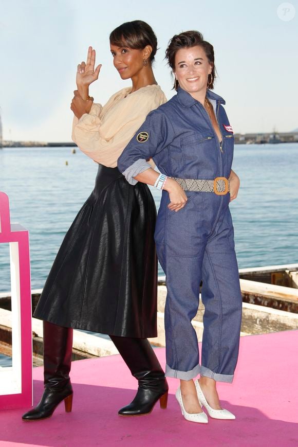Sonia Rolland, Béatrice de le Boulaye de la série TROPIQUES CRIMINELS - Photocalls sur le ponton de l'hôtel Barrière Le Majestic lors de la 4ème édition de Canneseries au Palais des Festivals à Cannes. Le 13 octobre 2021
© Christophe Aubert via Bestimage