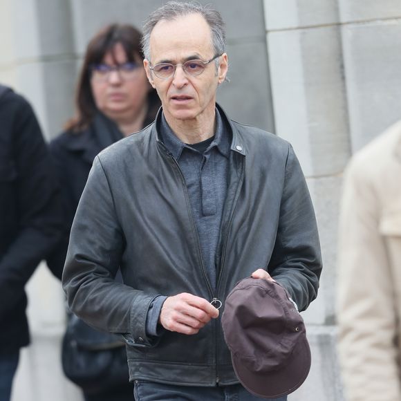 Jean-Jacques Goldman lors des obsèques de Véronique Colucci au cimetière communal de Montrouge, le 12 avril 2018.