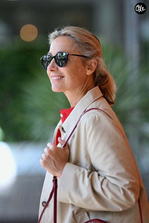 Anne-Sophie Lapix lors de la cérémonie d'hommage à la carrière de Rafael Nadal, le premier jour du tournoi de Roland-Garros 2025, le 25 mai 2025 à Paris, en France.  Photo : ABACAPRESS.COM