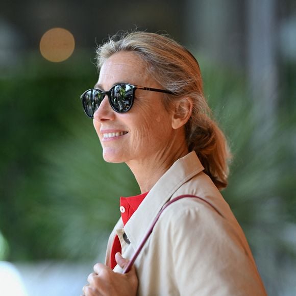 Anne-Sophie Lapix lors de la cérémonie d'hommage à la carrière de Rafael Nadal, le premier jour du tournoi de Roland-Garros 2025, le 25 mai 2025 à Paris, en France.  Photo : ABACAPRESS.COM