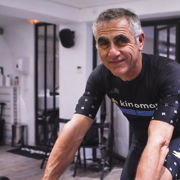 Ne pouvant pas tous les garder, il leur a trouve des familles d'adoption

Laurent Jalabert lors de la soirée Kinomap, une application interactive d'entraînement au cyclisme en salle, à Paris le 23 janvier 2024. © Michael Baucher / Panoramic / Bestimage