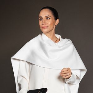 Meghan Markle, duchesse de Sussex, au défilé Balenciaga lors de la Fashion Week de Paris (PFW), au centre Laennec, à Paris, France, le 4 octobre 2025. © Tiziano Da Silva/Bestimage