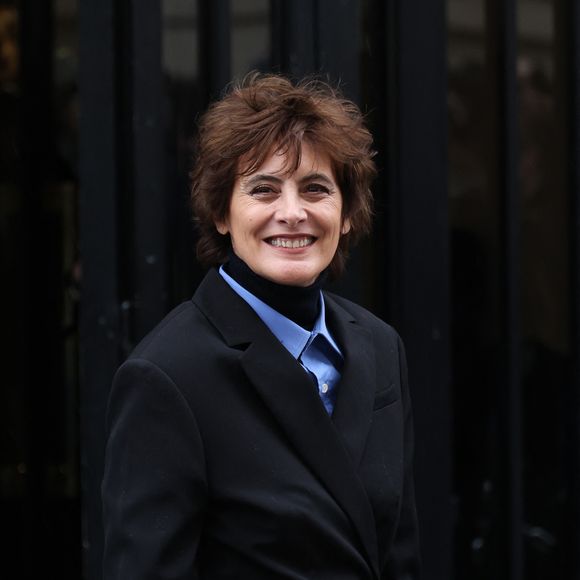 Inès a été confrontée à plusieurs pertes familiales, dont celle de son père en 2024.

Inès de la Fressange au défilé Jacquemus lors de la Fashion Week Masculine prêt-à-porter Automne/Hiver 2025-2026 à Paris, le 26 janvier 2025. 

Photo :Denis Guignebourg / Bestimage