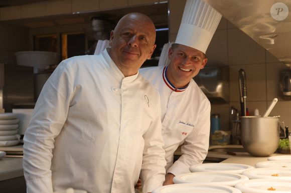 Jérôme Schilling, Chef étoilé Restaurant Lalique - Château Lafaurie Peyraguey à Bommes en Gironde et le Chef Thierry Marx le 9 juillet 2023, pour la Soirée Caritative de l'association "Les amis du Chef Jérôme". Jean-Marc Lhomer / Bestimage