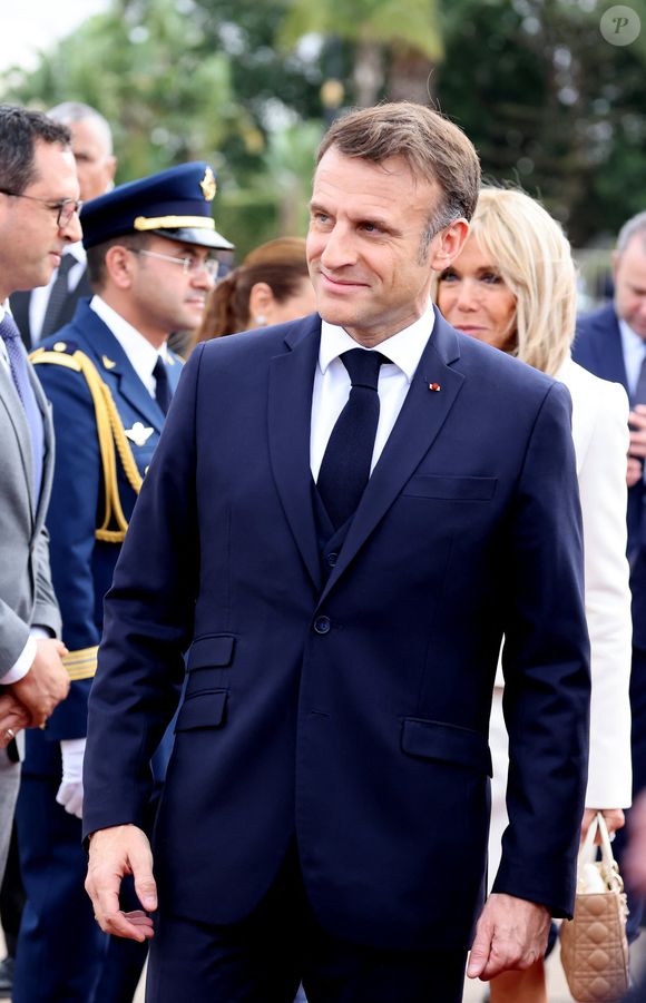 Cérémonie de départ du Président de la République française Emmanuel Macron et sa femme la Première Dame Brigitte Macron en présence de Aziz Akhannouch, chef du gouvernement du Maroc à l'aéroport de Salé au nord de Rabat le 30 octobre 2024. © Dominique Jacovides/Bestimage