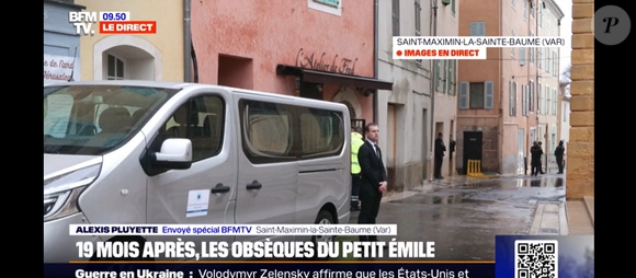 Le cercueil blanc d'Emile arrivant à la basilique Sainte-Marie-Madeleine de Saint-Maximin-la-Sainte-Baume le 8 février 2025. Il a ensuite été porté par ses parents Marie et Colomban Soleil , son parrain et sa marraine.
