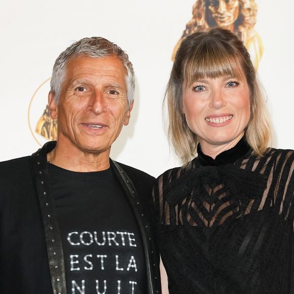 Sur Instagram, des photos issues d'un shooting professionnel sont partagées.

Nagui et sa femme Mélanie Page - 35ème cérémonie des Molières aux Folies Bergère à Paris le 6 mai 2024. © Coadic Guirec / Bestimage