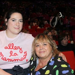 Michèle Bernier et sa fille Charlotte Gaccio - Personnalités au spectacle de Chantal Goya "50 ans d'amour" au palais des Congrès à Paris le 25 mai 2025.
© Philippe Baldini / Bestimage