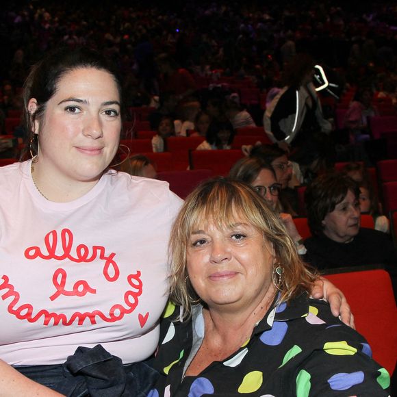 Michèle Bernier et sa fille Charlotte Gaccio - Personnalités au spectacle de Chantal Goya "50 ans d'amour" au palais des Congrès à Paris le 25 mai 2025.

© Philippe Baldini / Bestimage