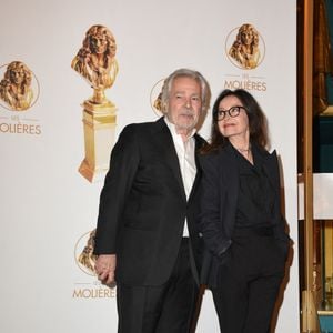 Pierre Arditi et Evelyne Bouix arrivent à la 33e cérémonie des Molières du théâtre français qui se tient aux Folies Bergeres à Paris, France, le 30 mai 2022. Photo par Mireille Ampilhac/ABACAPRESS.COM