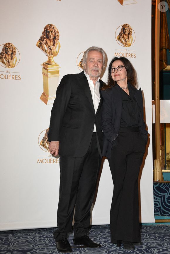 Pierre Arditi et Evelyne Bouix arrivent à la 33e cérémonie des Molières du théâtre français qui se tient aux Folies Bergeres à Paris, France, le 30 mai 2022. Photo par Mireille Ampilhac/ABACAPRESS.COM