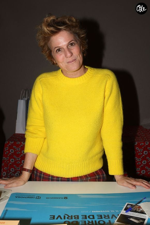 Un quotidien à mille lieues des plateaux de télévision, qui semble la combler de bonheur. 

Maureen Dor lors de la 41ème Foire du Livre de Brive dans La Halle Brassens, à Brive-la-Gaillarde, France, le 10 novembre 2023. © Jean-Marc Lhomer/Bestimage