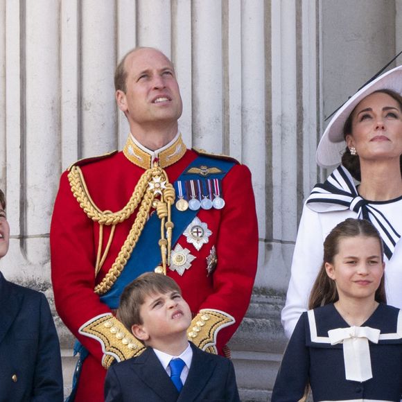 Le prince William a confié qu'il avait très peu dormi pendant plusieurs années.

Le prince et la princesse de Galles, et leurs enfants, le prince George, le prince Louis et la princesse Charlotte, lors de la montée des couleurs à Londres, au Royaume-Uni, le 15 juin 2024. Photo par Arthur Edwards/The Sun/News Licensing/ABACAPRESS.COM