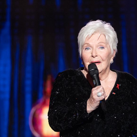 Exclusif - Line Renaud - Enregistrement de l'émission "Sidaction, ensemble contre le Sida - Merci Line" au Paradis Latin à Paris, qui sera diffusée le 27 mars sur France 2. Le 1er mars 2021. 
© C.Guirec-C.Moreau / Bestimage