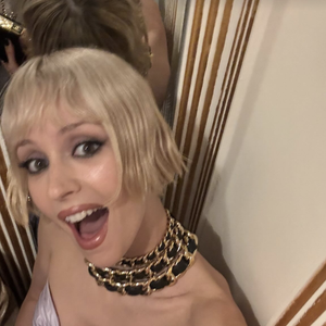Capture de la story Instagram d'Angèle, le soir du Met Gala 2025.