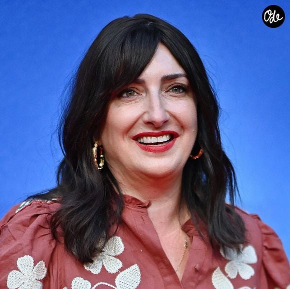 Virginie Grimaldi pose lors de la séance photo du jury dans le cadre du 27e Festival de fiction de La Rochelle à La Rochelle, en France. Photo de Franck Castel/ABACAPRESS.COM
