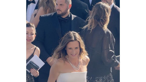 Vidéo - Camille Cottin à la rencontre de ses fans avant la montée des marches du film " Karma " lors du 79ème Festival International du Film de Cannes, le 15 mai 2026
Photographe :
Jasmine Aissaoui / Bestimage