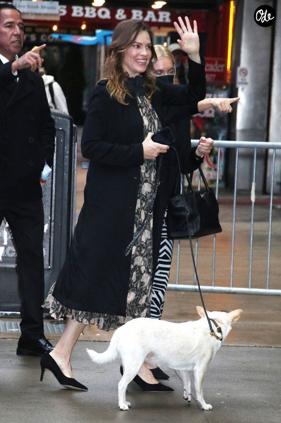 Hilary Swank arrive à l'émission "Good Morning America" à New York, le 5 octobre 2022. Photo par AGENCE / BESTIMAGE