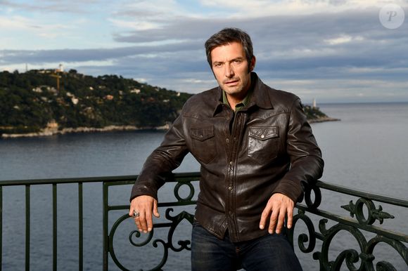 C'est à Roquefort-les-Pins que l'établissement a ouvert ses portes, cette petite ville des Alpes-Maritimes où 7 284 habitants ont été recensés en 2022, se situant à 18 km de Cannes et 17 km de l'aéroport de Nice.

Exclusif - Franck Semonin durant le tournage du double épisode final de "Section de recherches" à Nice, diffusé le 21 avril sur TF1. 
© Bruno Bebert / Bestimage