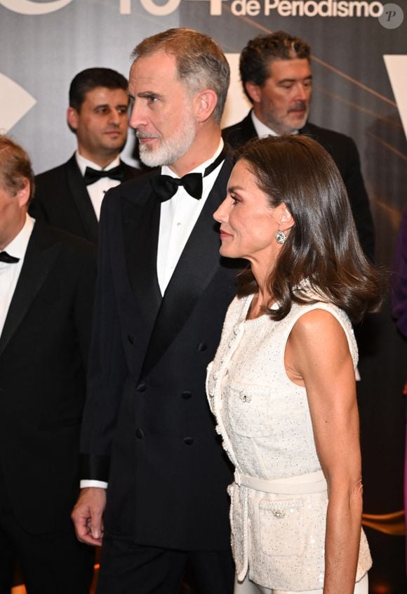 Le roi Felipe VI d'Espagne et la reine Letizia ors du dîner des prix "Luca de Tena", "Mariano de Cavia" et "Mingote" dans les locaux du journal ABC à Madrid, le 18 juillet 2024.

Photo : Europa Press / Bestimage
