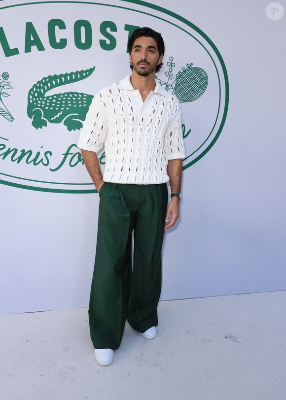 Taylor Zakhar Perez au photocall du défilé Lacoste Collection Femme Prêt-à-Porter Printemps/Eté 2026 lors de la Fashion Week de Paris (PFW), au Lycée Carnot, à Paris, France, le 5 octobre 2025. © Sam Delpech/Bestimage