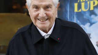 A 88 ans, Claude Lelouch quitte Paris pour vivre dans un lieu où le climat lui est plus favorable, il y a même ouvert un nouveau business