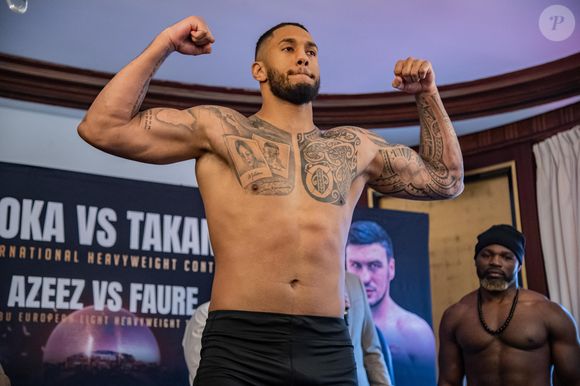 Et cette victoire célébrée le 17 mai dernier avait une saveur particulière
Le français Tony Yoka et le franco-camerounais Carlos Takam lors de la pesée officielle et de la conférence de presse la veille de leur combat international de 10 rounds des poids lourds à Paris, France, le 10 mars 2023. © Baptiste Autissier/Panoramic/B estimage