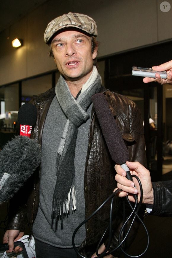 David Hallyday arrive à l'aéroport de LAX en provenance de Paris pour rendre visite à son père Johnny Hallyday au Cedars Sinai. Il était dans le même vol que Charles Aznavour et Nikos Aliagas. Los Angeles, CA le 10 décembre 2009. Photo ABACAPRESS.COM