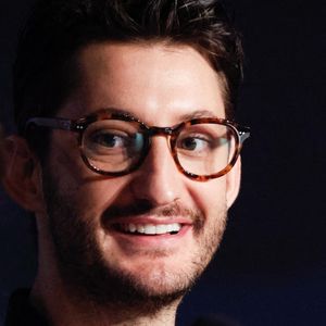 Pierre Niney à la conférence de presse du Comte de Monte-Cristo lors du 77ème Festival de Cannes au Palais des Festivals le 23 mai 2024 à Cannes, France. Photo by Philippe Rousseau/POOL/ABACAPRESS.COM