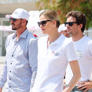 La princesse Charlène de Monaco et son frère Gareth Wittstock lors de la journée "Water Safety Day, pour la prévention de la noyade" sur la plage du Larvotto de Monaco, le 17 juin 2025. Cet événement est organisé par sa Fondation, le Centre de Sauvetage Aquatique de Monaco (CSAM) en partenariat avec la Croix-Rouge monégasque. © Claudia Albuquerque/Bestimage