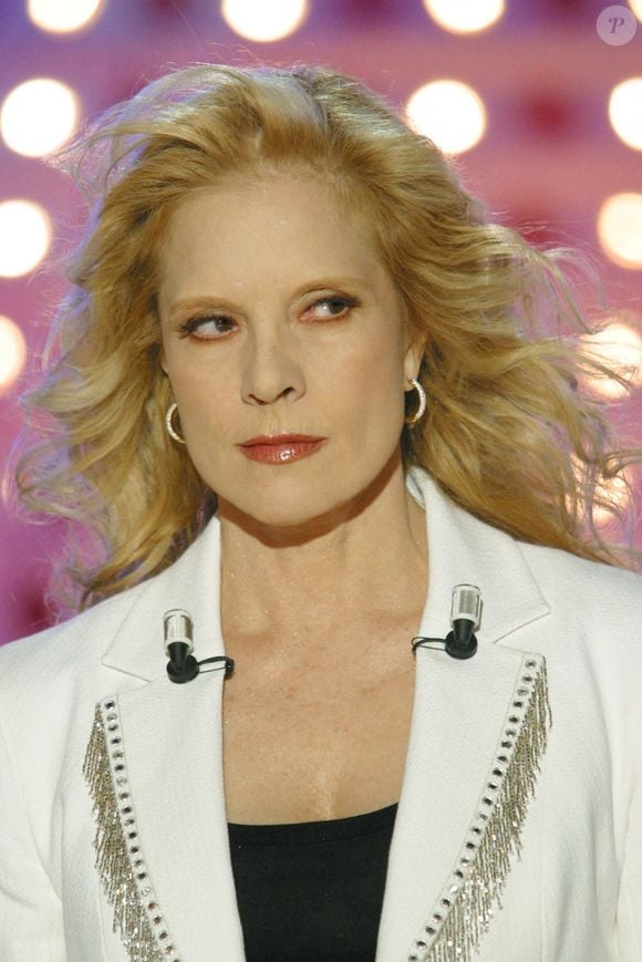 Sylvie Vartan lors de l'émission Vivement Dimanche 
JLPPA / Bestimage