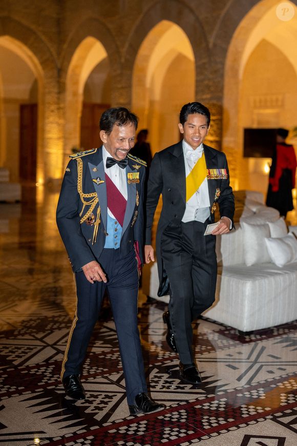 Le sultan de Brunei Hassanal Bolkiah et son fils le prince Abdul Mateen assistent au banquet de mariage royal du prince héritier jordanien Al Hussein bin Abdullah II au palais Al Husseinieh à Amman, en Jordanie, le 1er juin 2023. Photo by Balkis Press/ABACAPRESS.COM