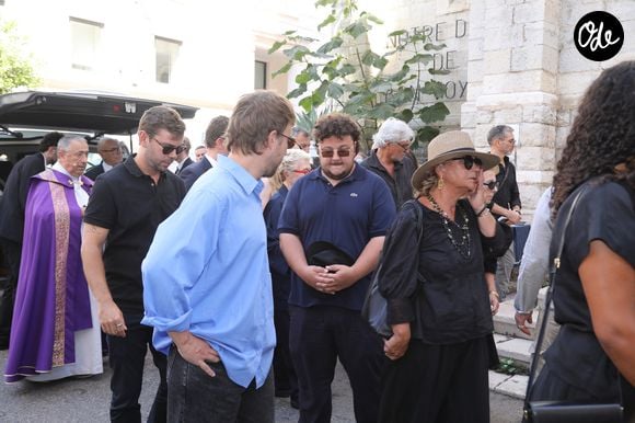 Colette Sauvage (femme de P. Bouvard) avec ses filles Dominique et Nathalie lors des obsèques de Philippe Bouvard en l'église Notre-Dame de Bon Voyage à Cannes, le 31 août 2026.
© Chavaroche-Guignebourg / Bestimage
