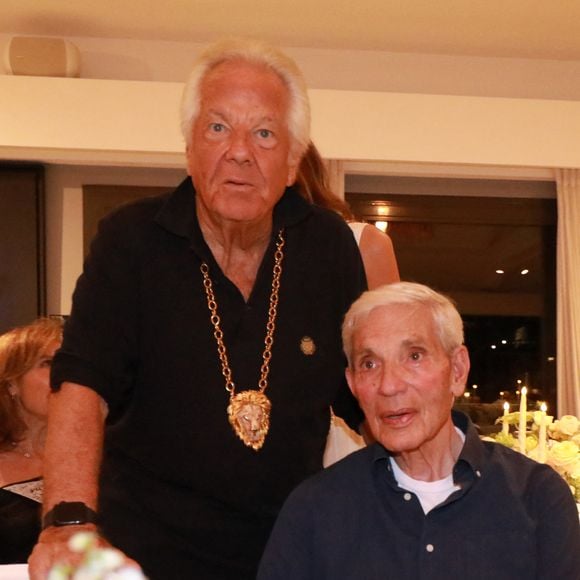 Massimo Gargia avec Simon Reuben lors de la fête d'anniversaire de M.Gargia (85 ans)  à l'Hôtel de Paris à Saint-Tropez le 20 août 2025.

© Franz Chavaroche / Bestimage