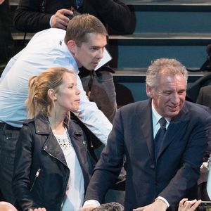 François Bayrou et Brigitte Trogneux (Macron) et ses filles Laurence Auzière Jourdan (cardiologue) et Tiphaine Auzière (avocate) - La famille, les amis et soutiens d'Emmanuel Macron dans les tribunes lors du grand meeting d'Emmanuel Macron, candidat d'En Marche! à l'élection présidentielle 2017, à l'AccorHotels Arena à Paris, France, le lundi 17 avril 2017. © Cyril Moreau/Bestimage