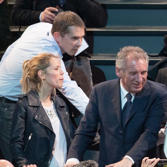 François Bayrou et Brigitte Trogneux (Macron) et ses filles Laurence Auzière Jourdan (cardiologue) et Tiphaine Auzière (avocate) - La famille, les amis et soutiens d'Emmanuel Macron dans les tribunes lors du grand meeting d'Emmanuel Macron, candidat d'En Marche! à l'élection présidentielle 2017, à l'AccorHotels Arena à Paris, France, le lundi 17 avril 2017. © Cyril Moreau/Bestimage