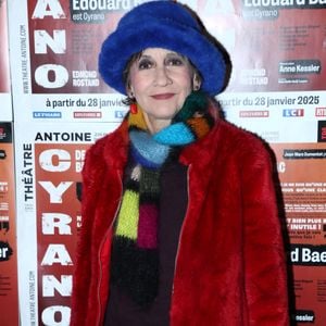 Caroline Loeb ne quittera plus, dès lors, le milieu artistique, où elle fera (presque !) tous les métiers : chanteuse, bien sûr, mais aussi comédienne de théâtre et de cinéma, réalisatrice, metteuse en scène, styliste, animatrice... 

Exclusif - Caroline Loeb - Générale de la Pièce "Cyrano de Bergerac" au théâtre Antoine à Paris, le 26 Fevrier 2025. © Bertrand Rindoff / Bestimage