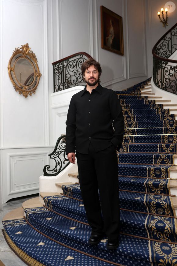 Lucas Bravo - Photocall du film "Les femmes au balcon" à l'hôtel du Palais, lors du 2ème Festival International du Film "Nouvelles Vagues" de Biarritz, le 20 juin 2024. 
© Jean-Marc Lhomer / Bestimage