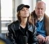 "Je ne la trouve pas très belle", a déclaré Charlotte Gainsbourg dans "Les rencontres du Papotin" sur France 2
Charlotte Gainsbourg dans "Les rencontres du Papotin", dans l'émission diffusée le samedi 5 avril 2025 sur France 2. © Léo Kekemenis - France Télévisions