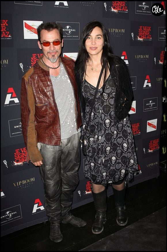 À cette maladresse s'ajoute un contexte particulier : quand il croise la route d'Azucena Caamaño, Florent Pagny est dans le creux de la vague. 

Florent Pagny et sa femme Azucena lors de la Soirée "AZ" au VIP Room à Paris, le 3 juin 2010.

BORDENAVE-MOREAU / BESTIMAGE