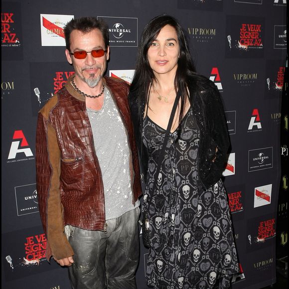 À cette maladresse s'ajoute un contexte particulier : quand il croise la route d'Azucena Caamaño, Florent Pagny est dans le creux de la vague. 

Florent Pagny et sa femme Azucena lors de la Soirée "AZ" au VIP Room à Paris, le 3 juin 2010.

BORDENAVE-MOREAU / BESTIMAGE
