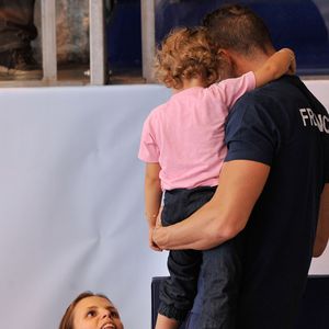 Laure Manaudou, Frederick Bousquet et leur fille Manon - Laure Manaudou s'est offert sa première medaille internationale depuis quatre ans en remportant l'argent sur le 100 m dos à l'Euro-2012 en petit bassin.
Chartres, le 23 novembre 2012 © Bestimage